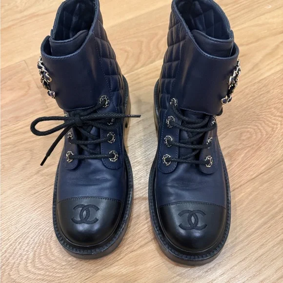CHANEL Dark Blue and Black Quilted Leather Lace Up Boots - Picture 3 of 9